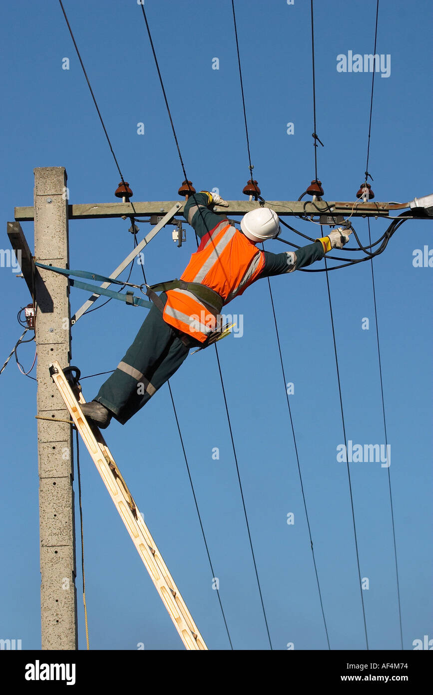 Electricity wires on poles hi-res stock photography and images - Alamy