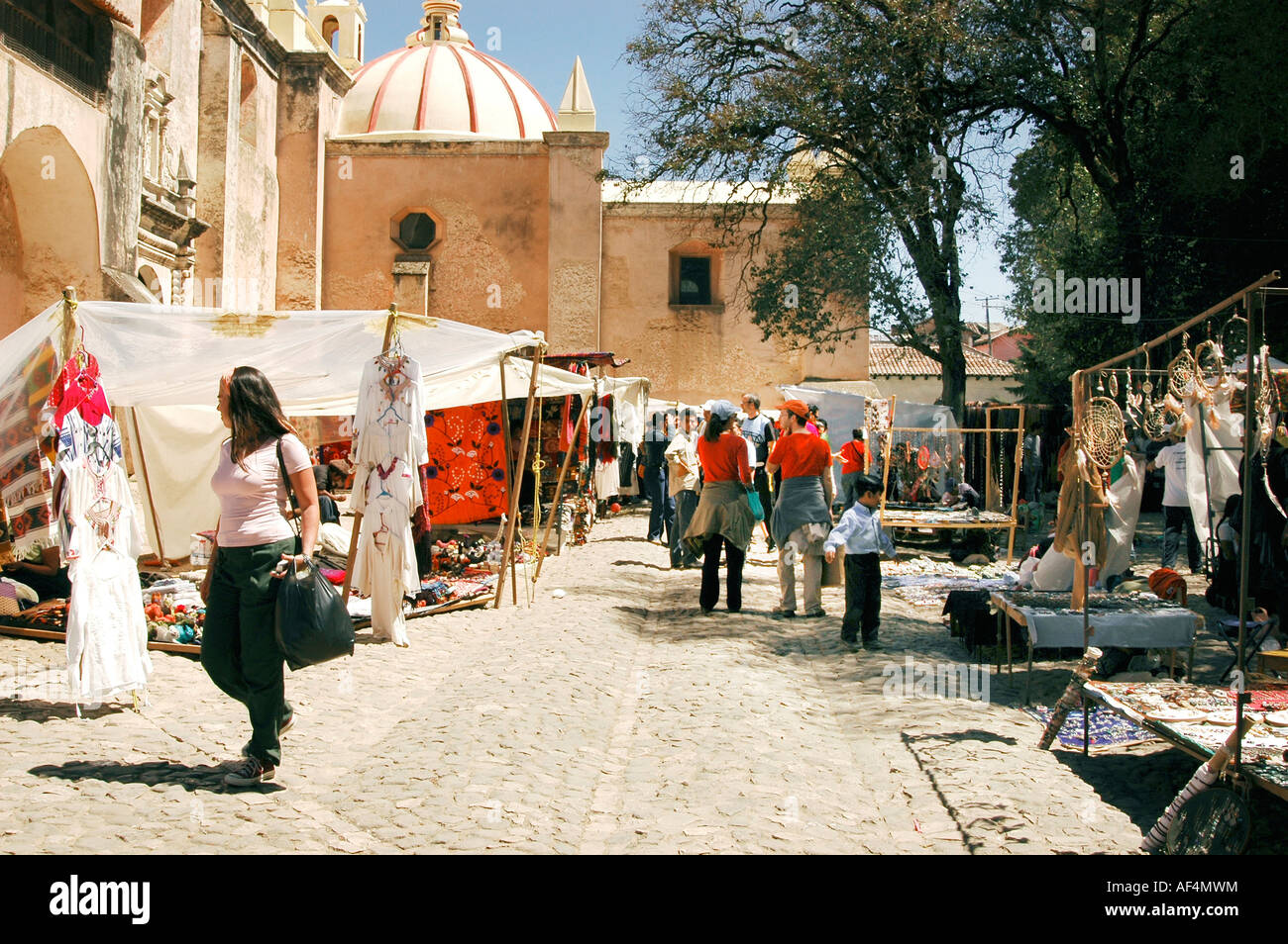 Craft market in the grounds of the Templo de Santo Domingo, San Cristobal de las Casas, Chiapas