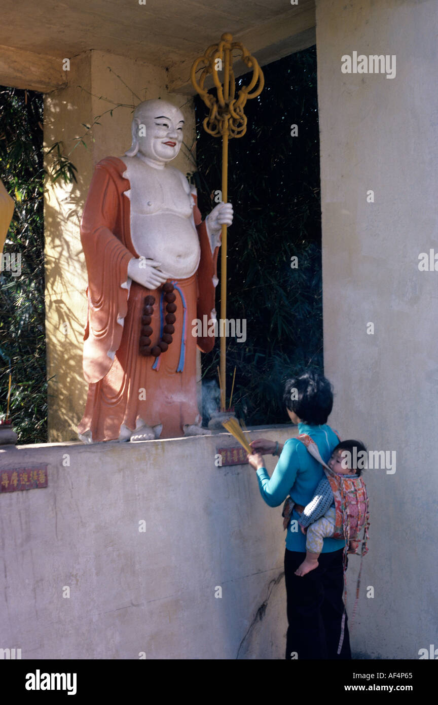 Child smoking hong kong hires stock photography and images Alamy