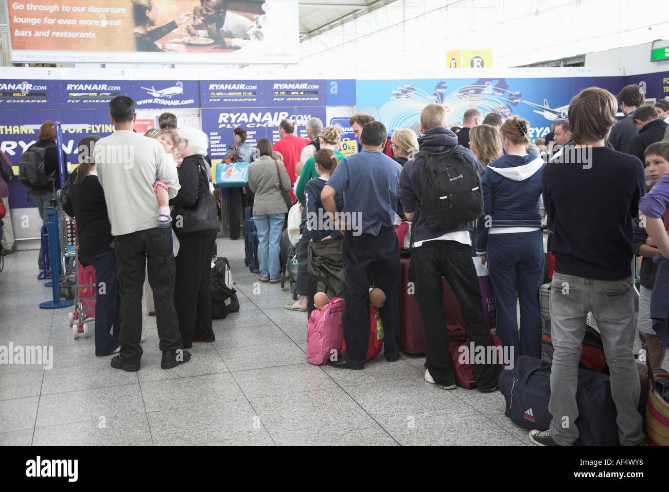 Queue stansted airport hires stock photography and images Alamy