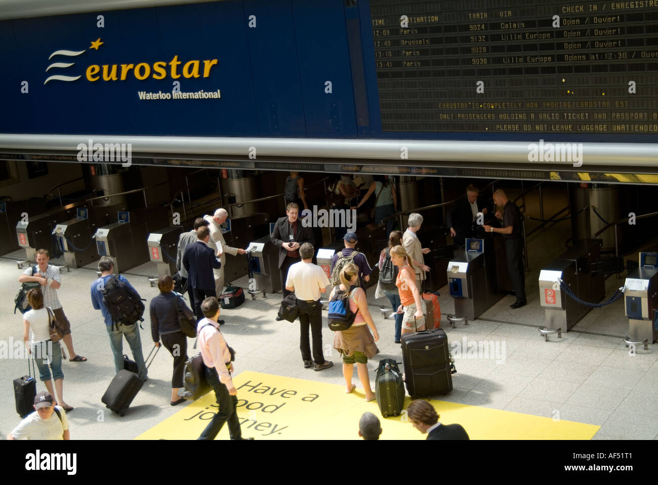 eurostar passengers going through passport control Stock Photo Alamy