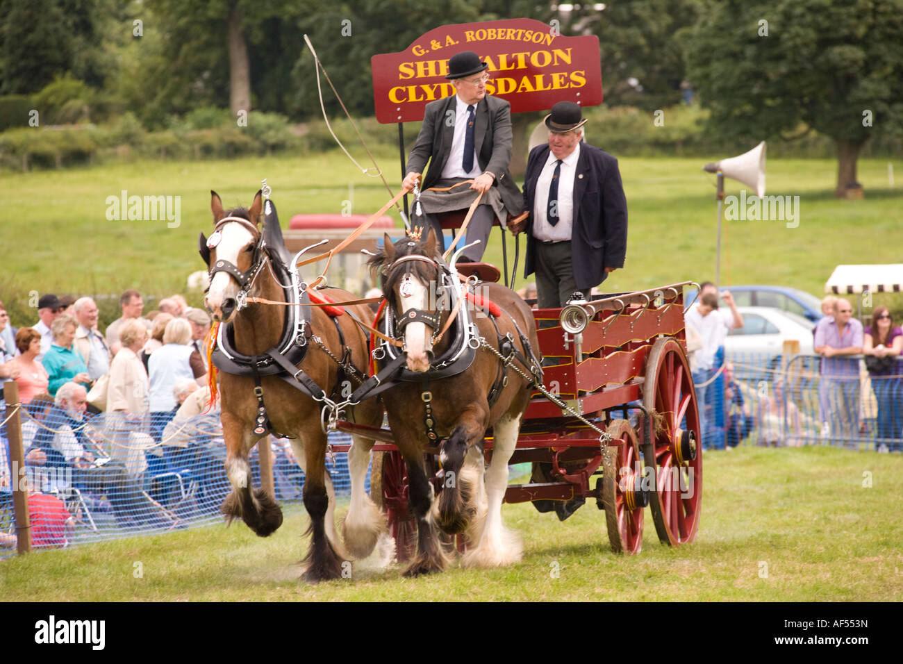 Heavy horse pulling cart hires stock photography and images Alamy