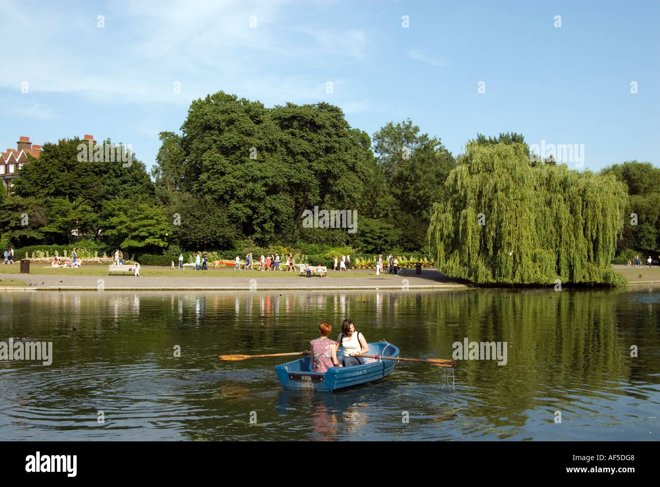 Boating lake in Regent's Park, London England UK Stock Photo