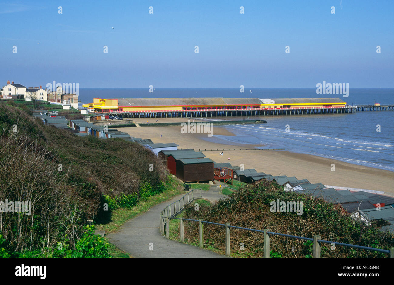walton-on-the-naze-pier-hi-res-stock-photography-and-images-alamy