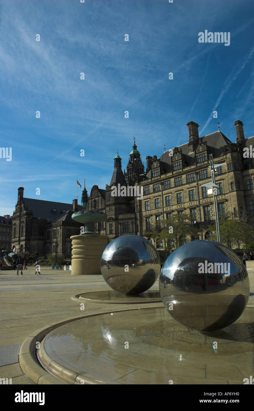 Statues In Sheffield Town hall sheffield sculpture hi-res stock photography and images - Alamy