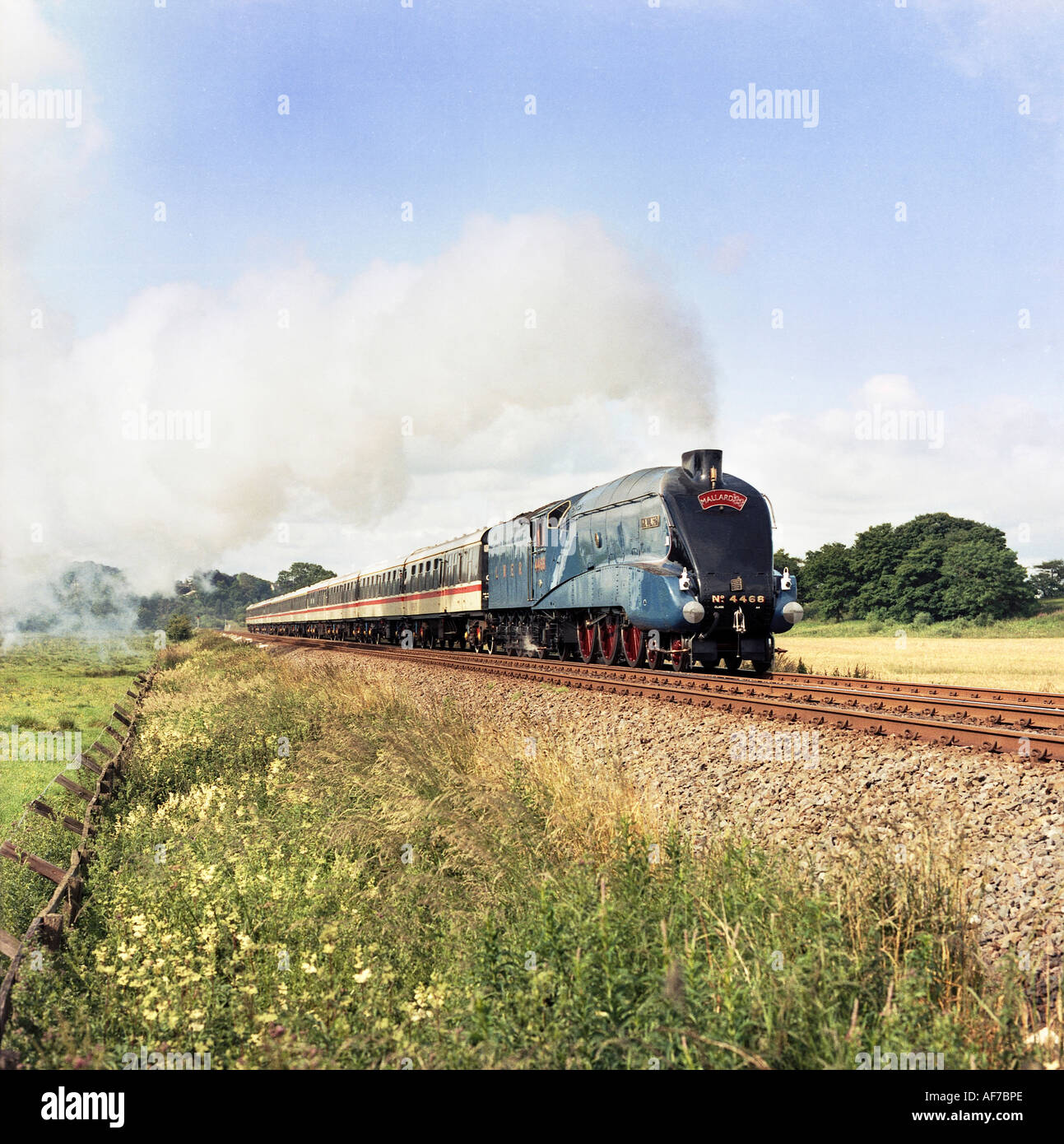 Steam railway train engine A4 Pacific No.4468 Mallard '88 World record ...