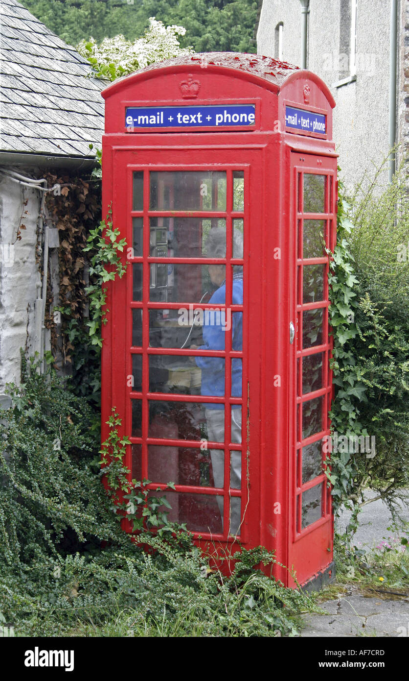 Lady woman calling call british symbol communications technology travel