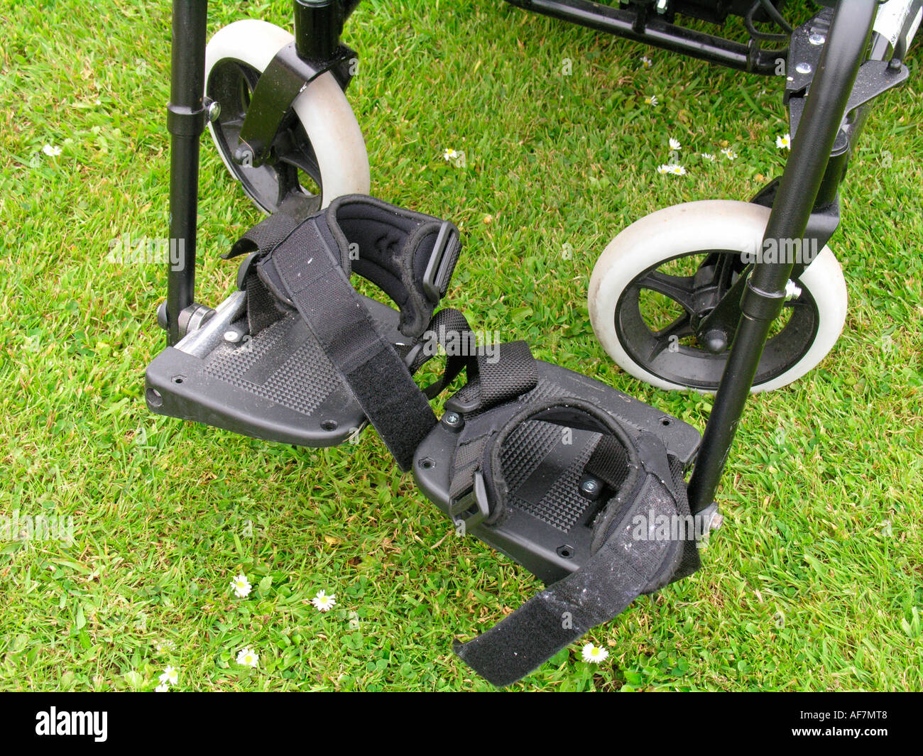 spectra plus battery powered wheelchair showing the foot rest with