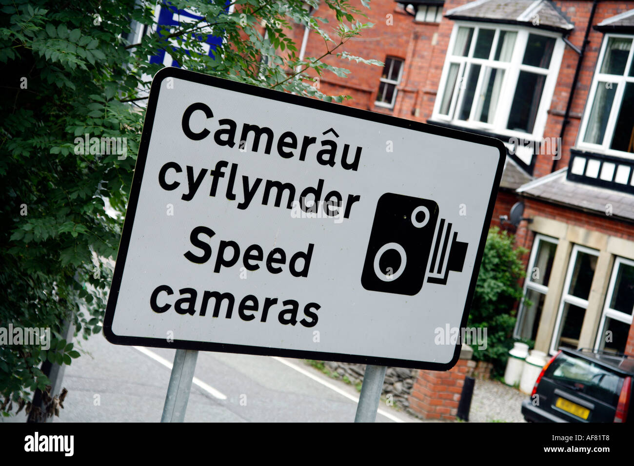 Sign Warning of Speed Enforcement Cameras in Welsh and English ...