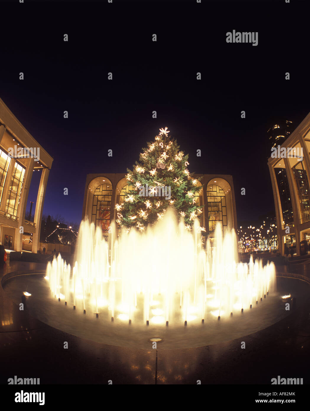 REVSON FOUNTAIN (©JOHNSON 1964) METROPOLITAN OPERA HOUSE (©WALLACE