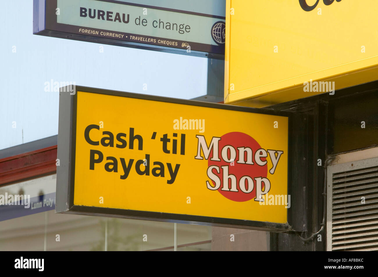 Page 2 Money Shop Bureau De Change High Resolution Stock Photography And Images Alamy