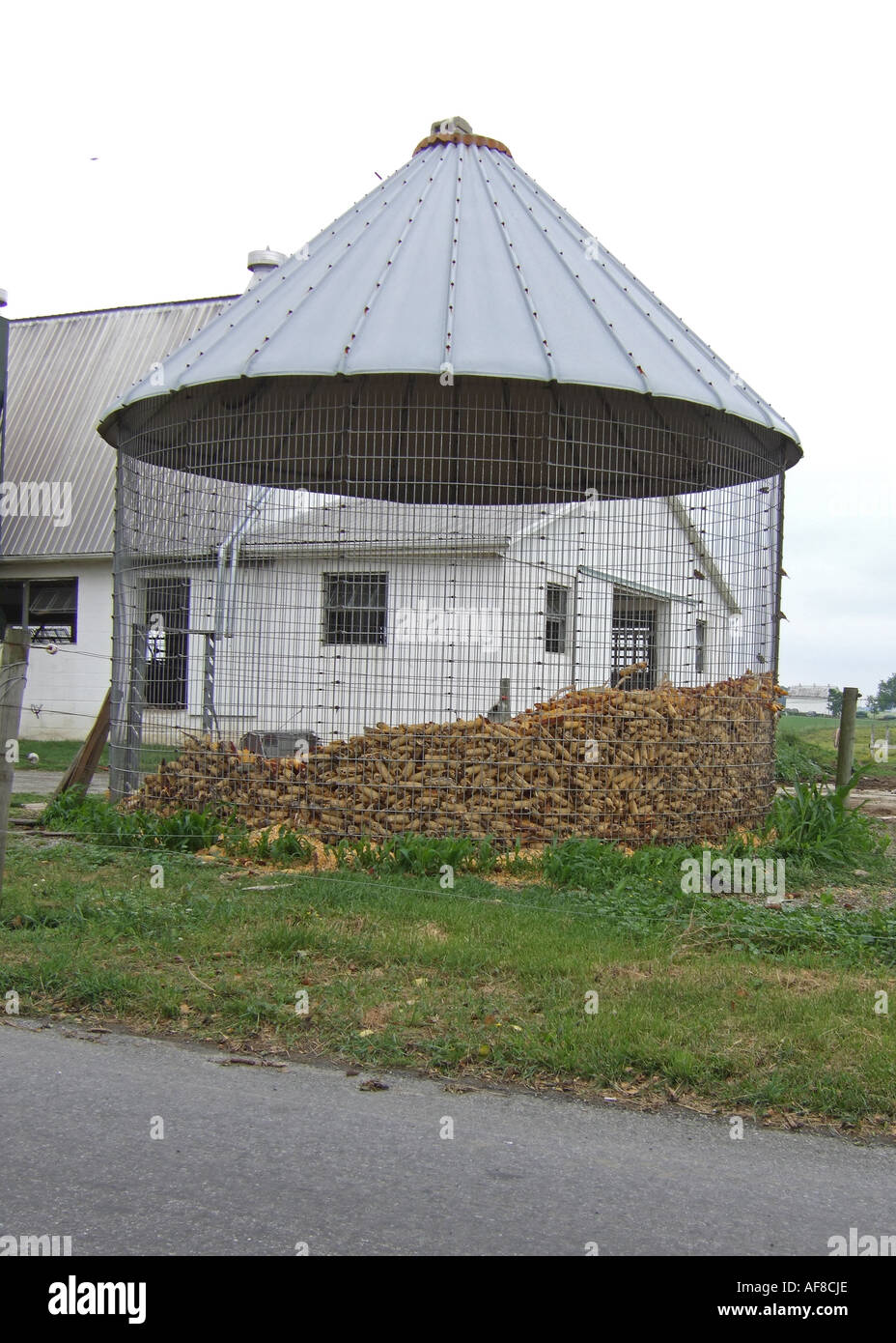 Corn crib in Lancaster, Pennsylvania Stock Photo Alamy