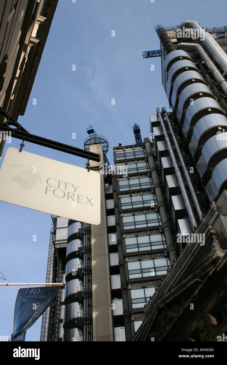 City Forex Sign In Front Of The Lloyds Insurance Building Stock - 