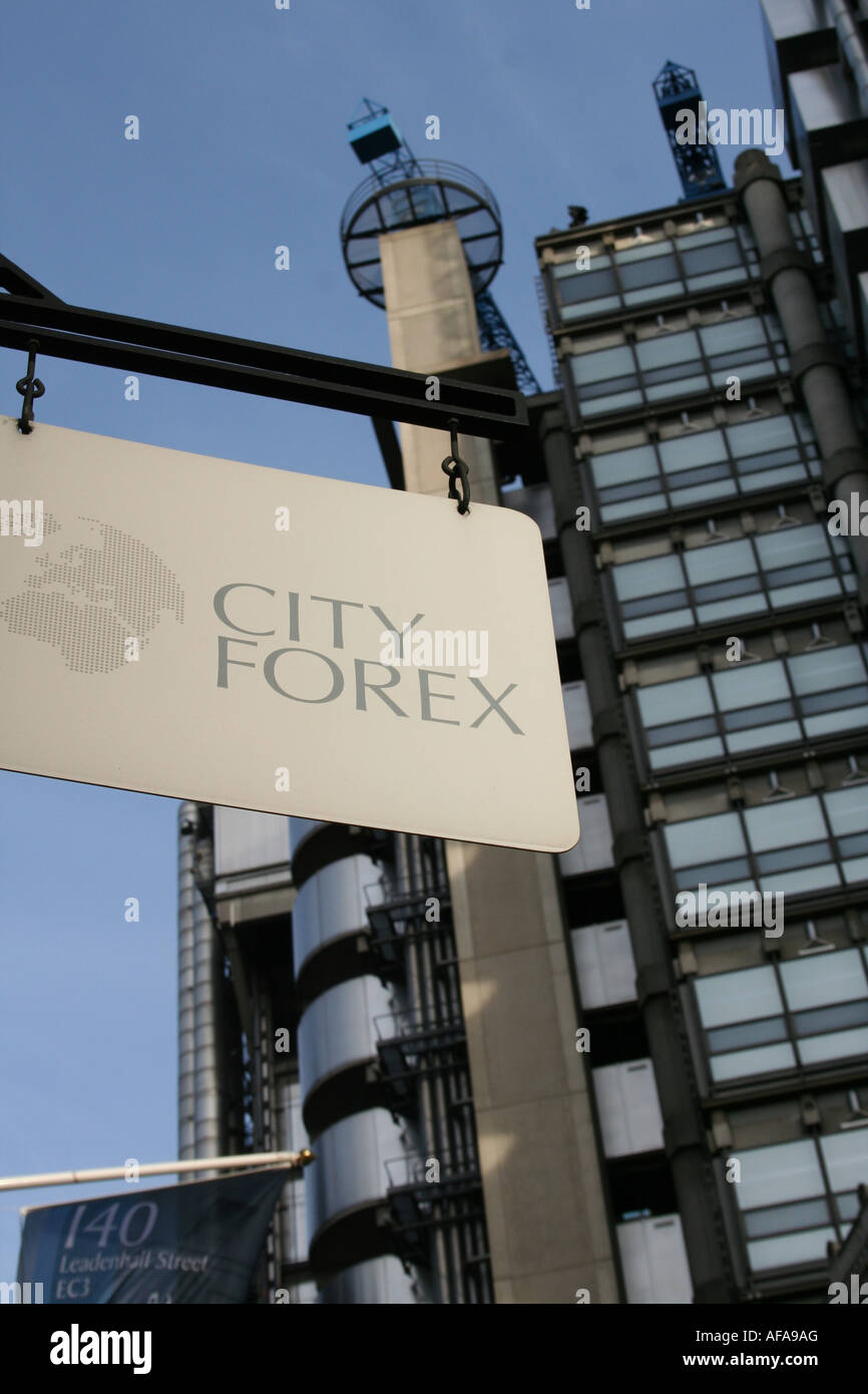 City Forex Sign In Front Of The Lloyds Insurance Building Stock - 