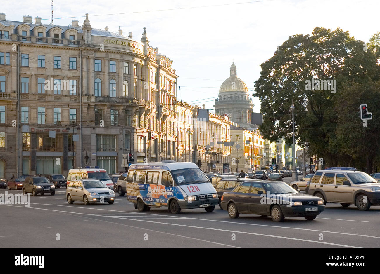 Traffic in Saint Petersburg Russia Stock Photo - Alamy