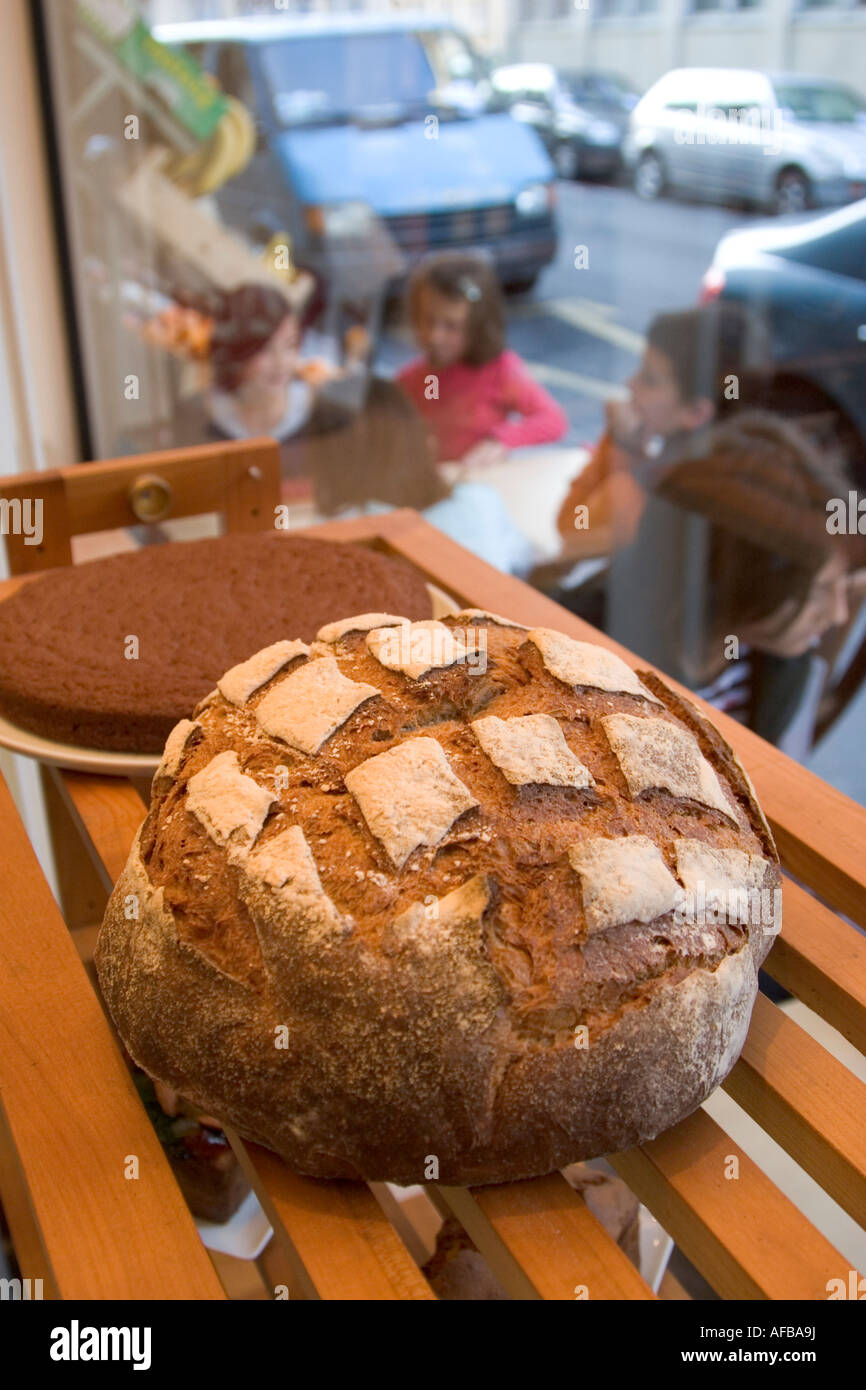 Bread and Roses Cafe Bistrot on the left bank of Paris France 2007 Stock Photo Alamy