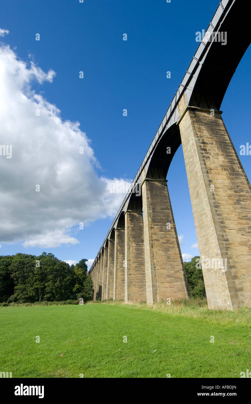 Pontcysyllte Viaduct llangollen canal built by Thomas Telford Pontcysyllte north wales Stock Photo