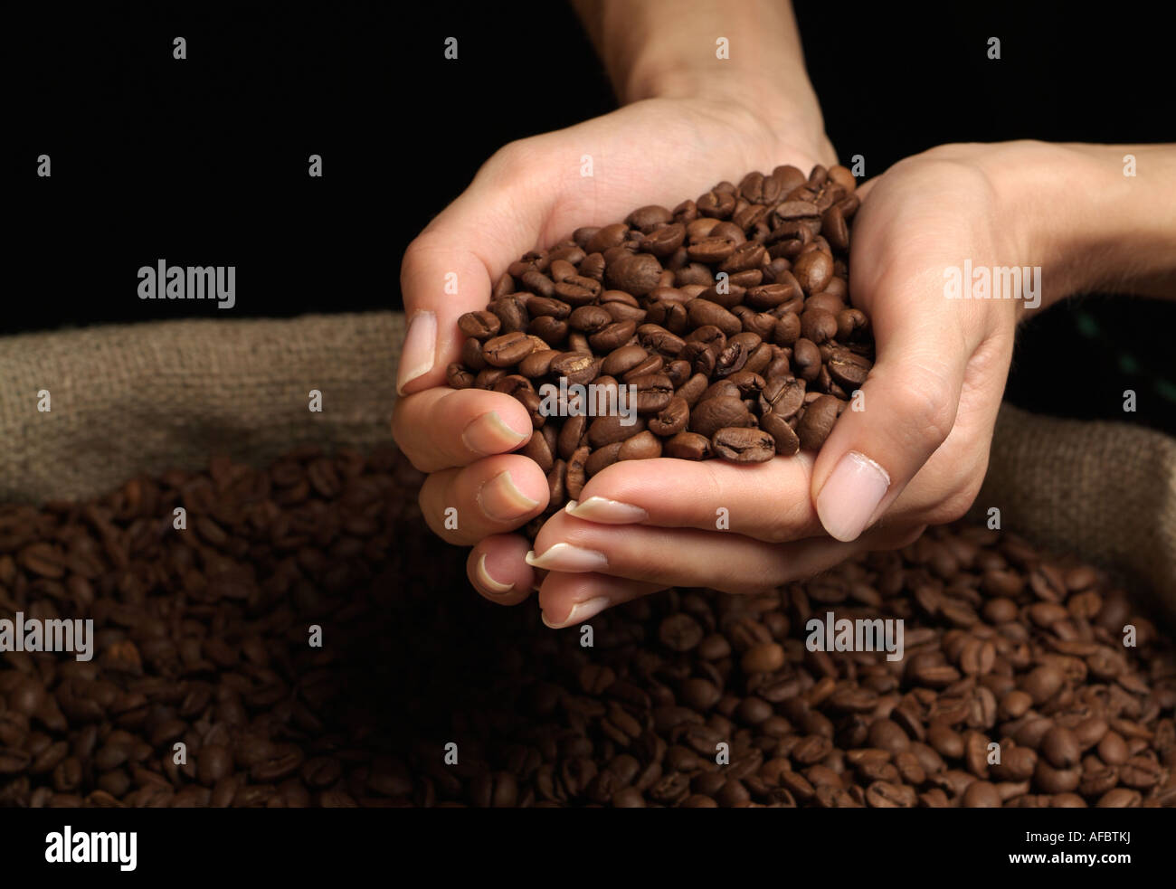 Coffee beans in a hessian sack hi-res stock photography and images - Alamy