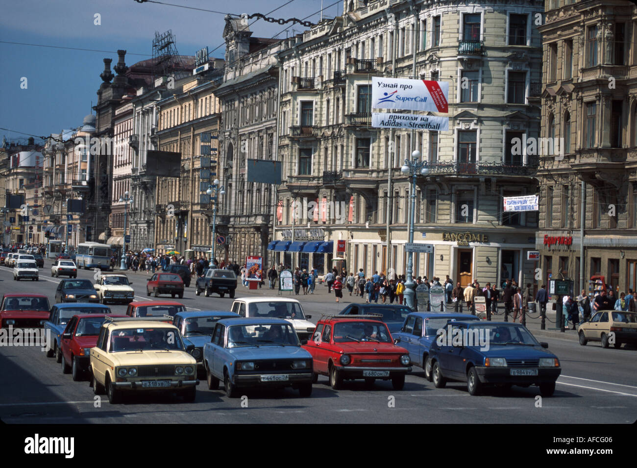 St. Saint Peterburg Russia,Eastern Europe European,Russian  Federation,Nevsky Prospeckt,residents,traffic,transportation,vehicles,view  from Anichkov Br Stock Photo - Alamy