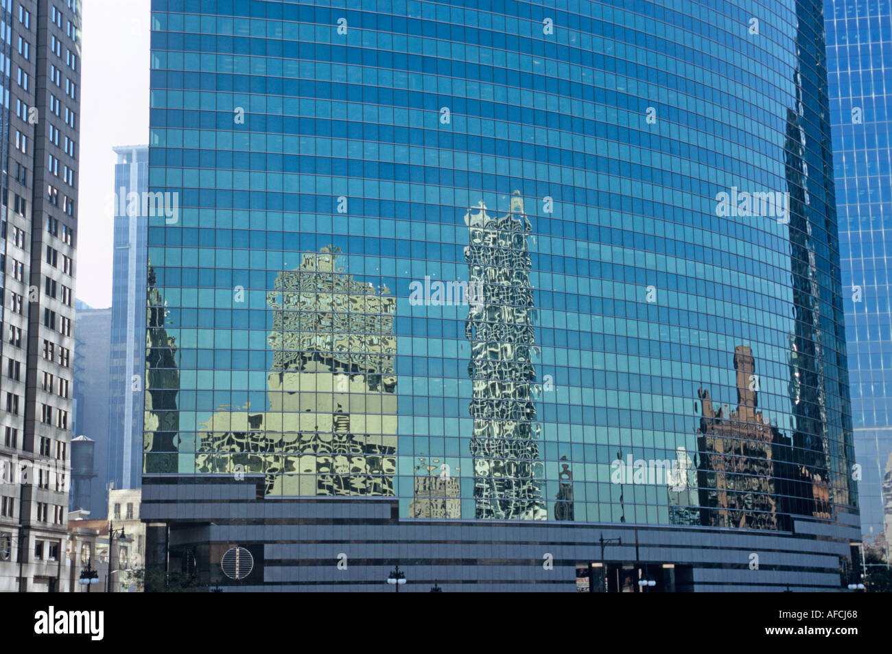 333 West Wacker Drive in Chicago, its curved glass surface enhanced by