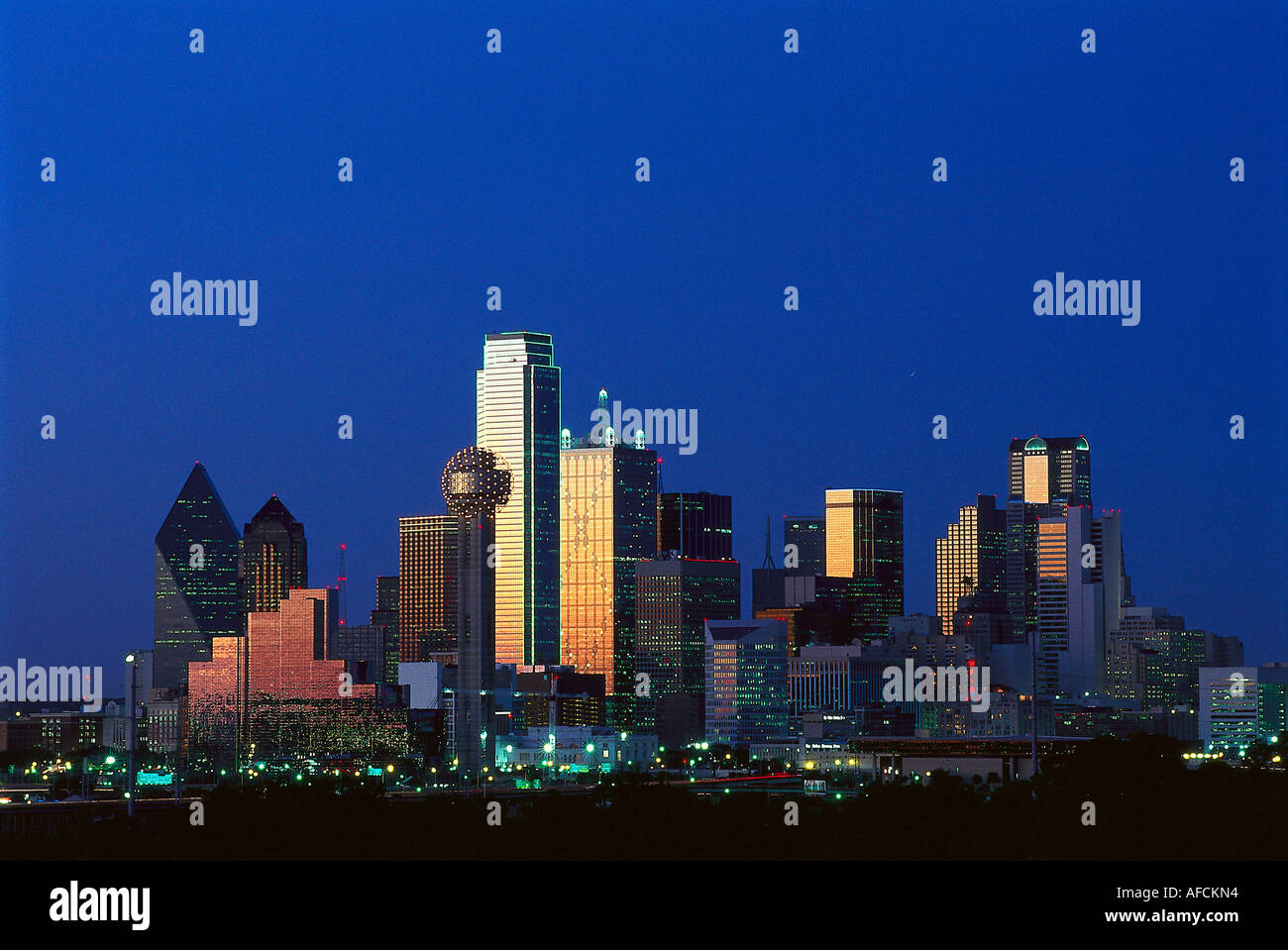 Dallas night texas hi-res stock photography and images - Alamy