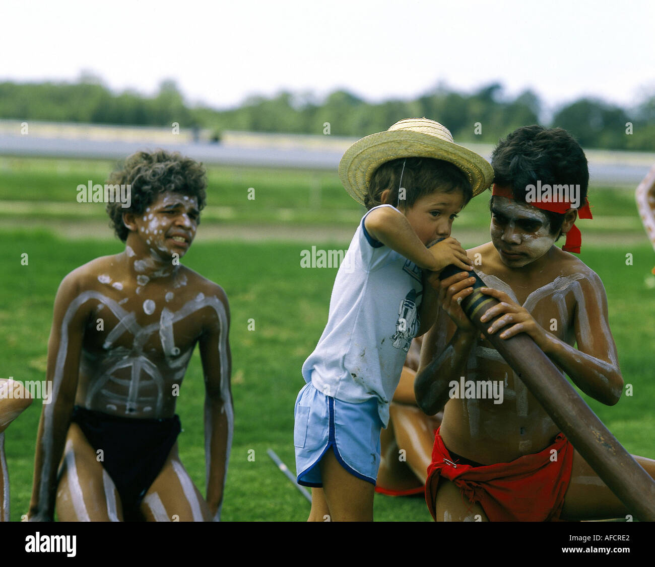 "geography / travel , Australia, young aborigines explain how to play