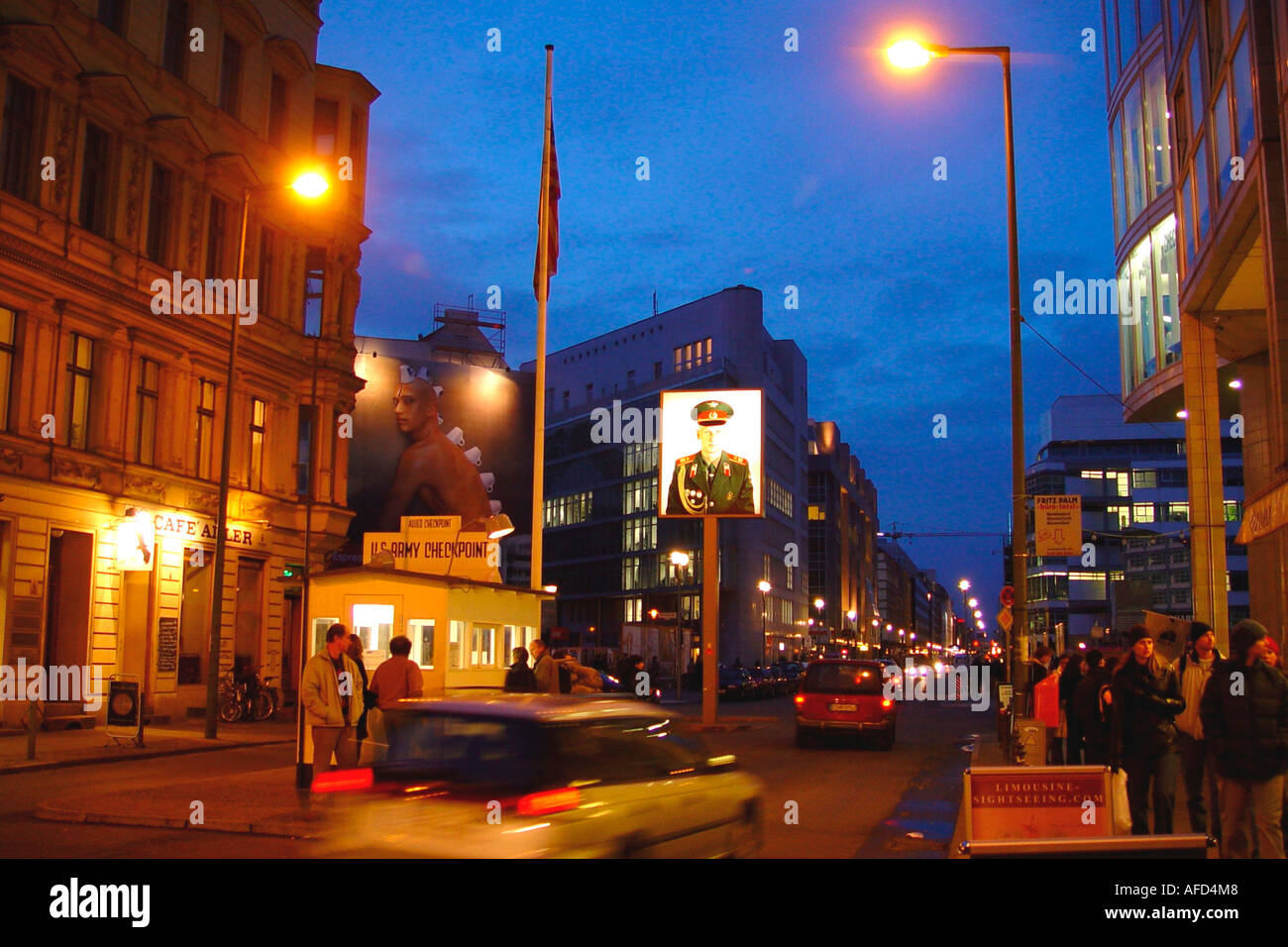 checkpoint-charlie-checkpoint-charlie-berlin-stock-photo-alamy