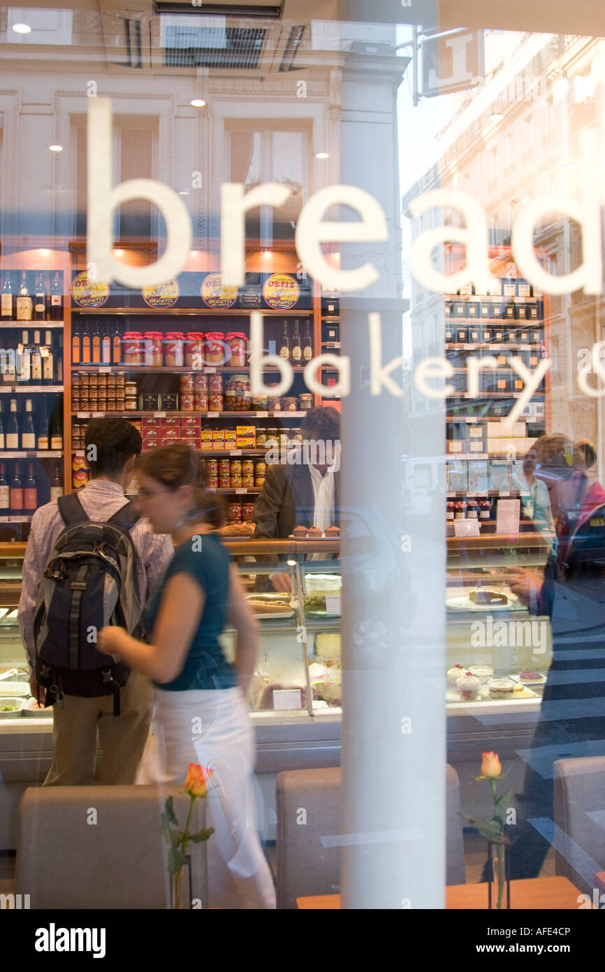 Bread and Roses Cafe Bistrot on the left bank of Paris France 2007 Stock Photo Alamy