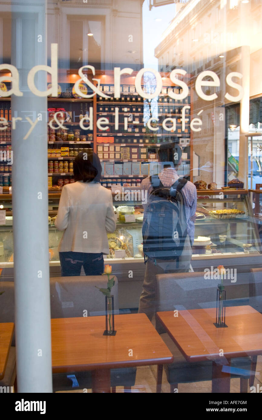 Bread and Roses Cafe Bistrot on the left bank of Paris France 2007 Stock Photo Alamy