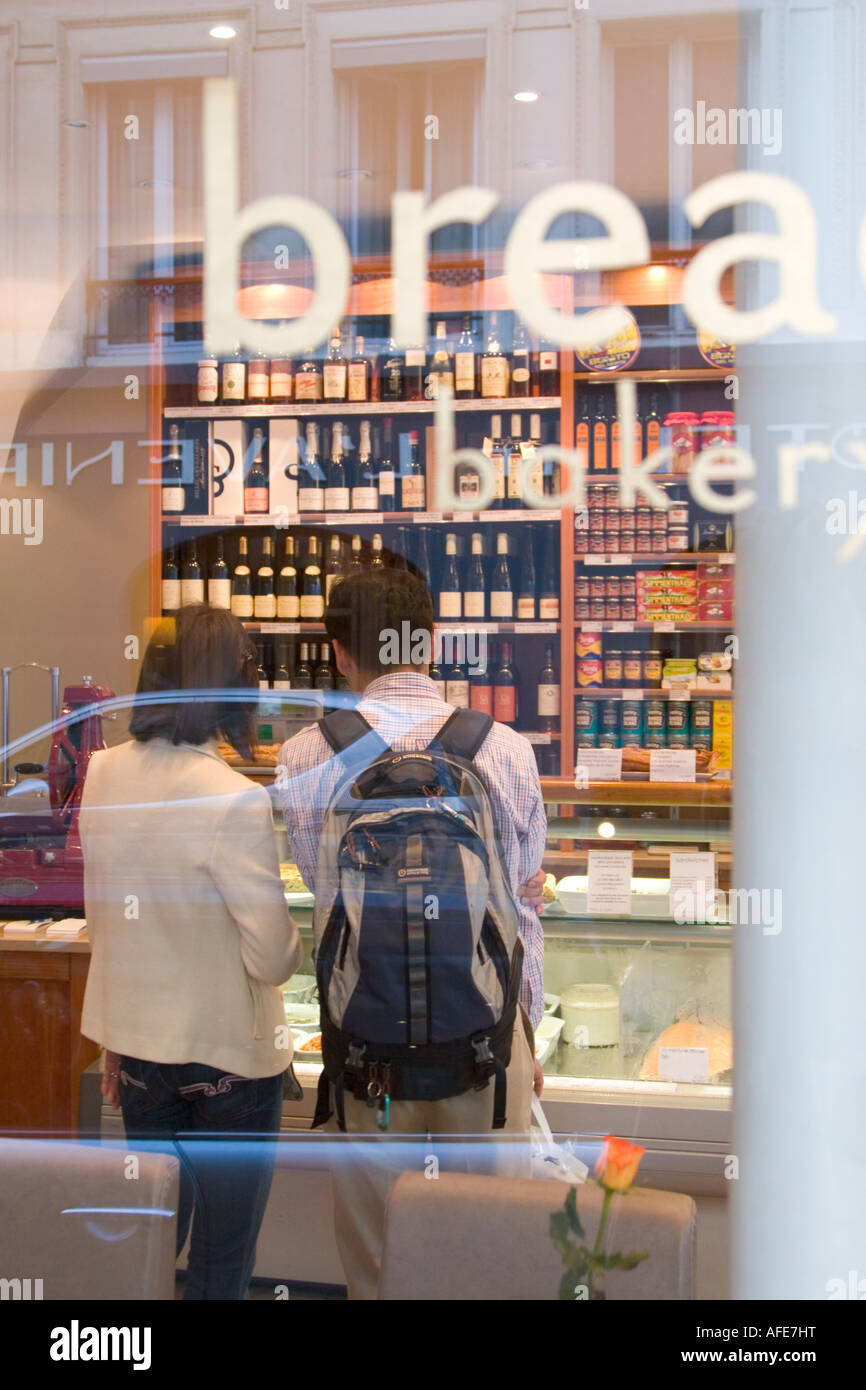 Bread and Roses Cafe Bistrot on the left bank of Paris France 2007 Stock Photo Alamy