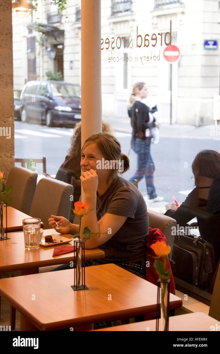 Bread and Roses Cafe Bistrot on the left bank of Paris France 2007 Stock Photo Alamy
