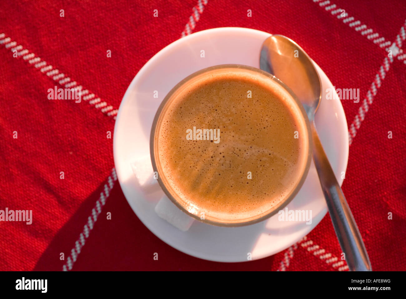 Tazas de Delta meia de leite (café con leche), Porto (Porto), Portugal  Fotografía de stock - Alamy