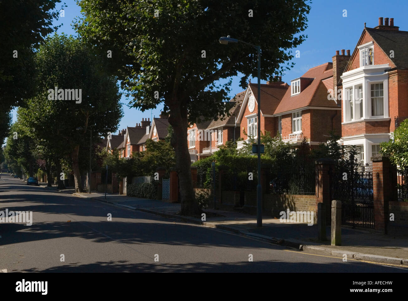 Putney south west London UK Gwendolen Avenue Typical large expensive private homes. HOMER SYKES Stock Photo