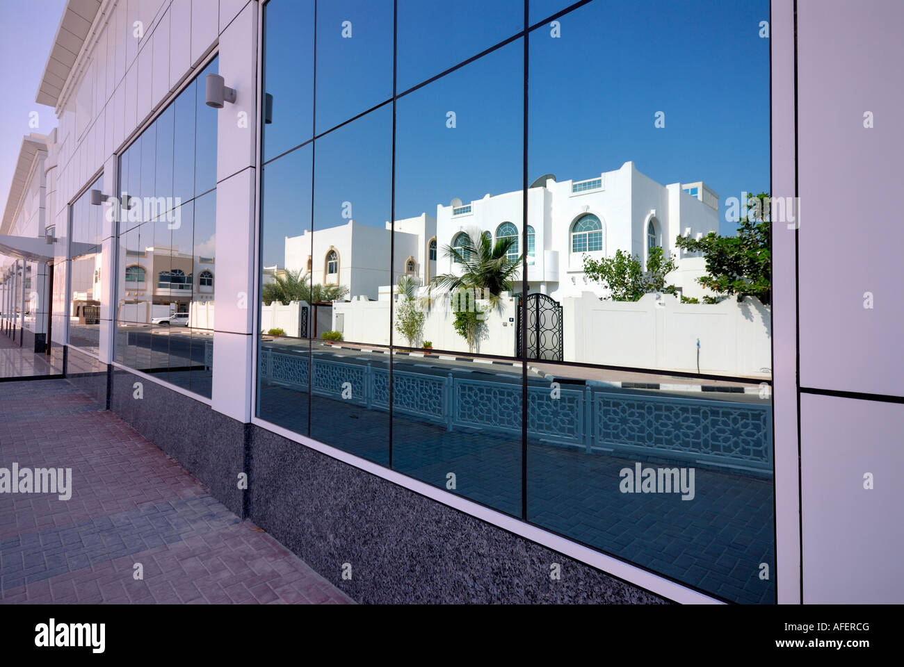 Mirror luxury facade dubai hires stock photography and images Alamy