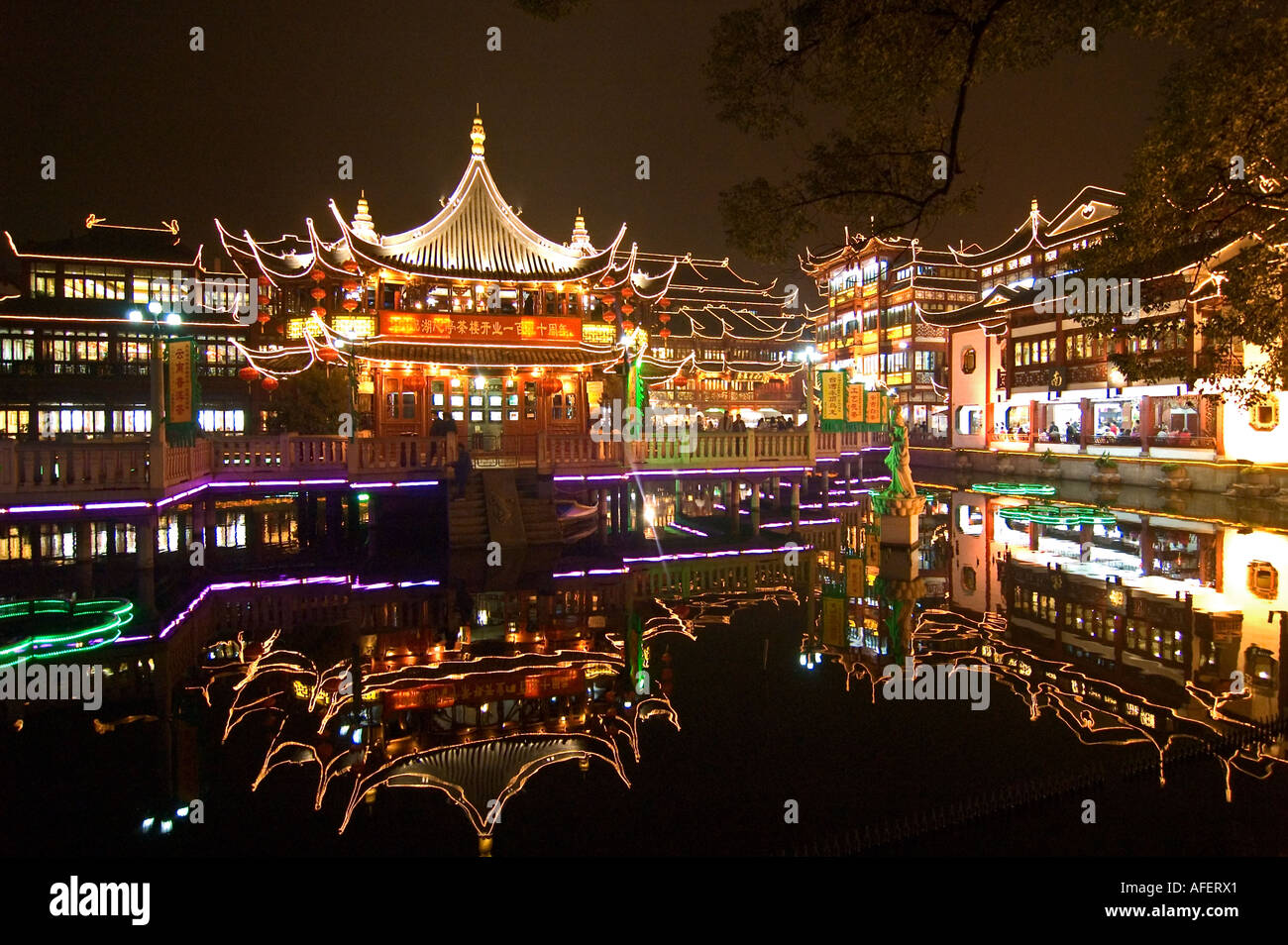 Huxingting tea house in old town architecture hires stock photography
