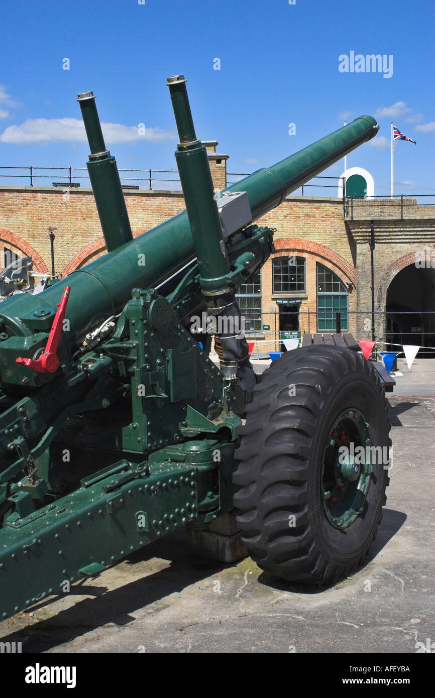 A Howitzer Gun 5 5 inch Medium Gun at Newhaven Fort Sussex Stock Photo