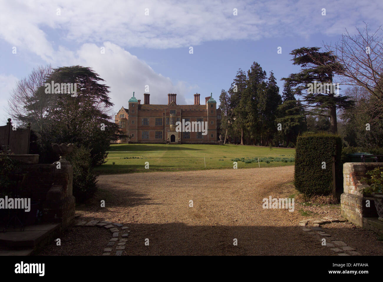 Chilham castle The attractive 15th century village of Chilham Kent ...