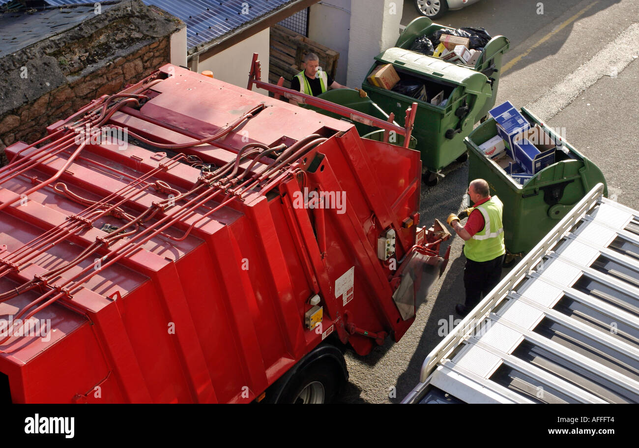 Bin lorry collection scotland hires stock photography and images Alamy