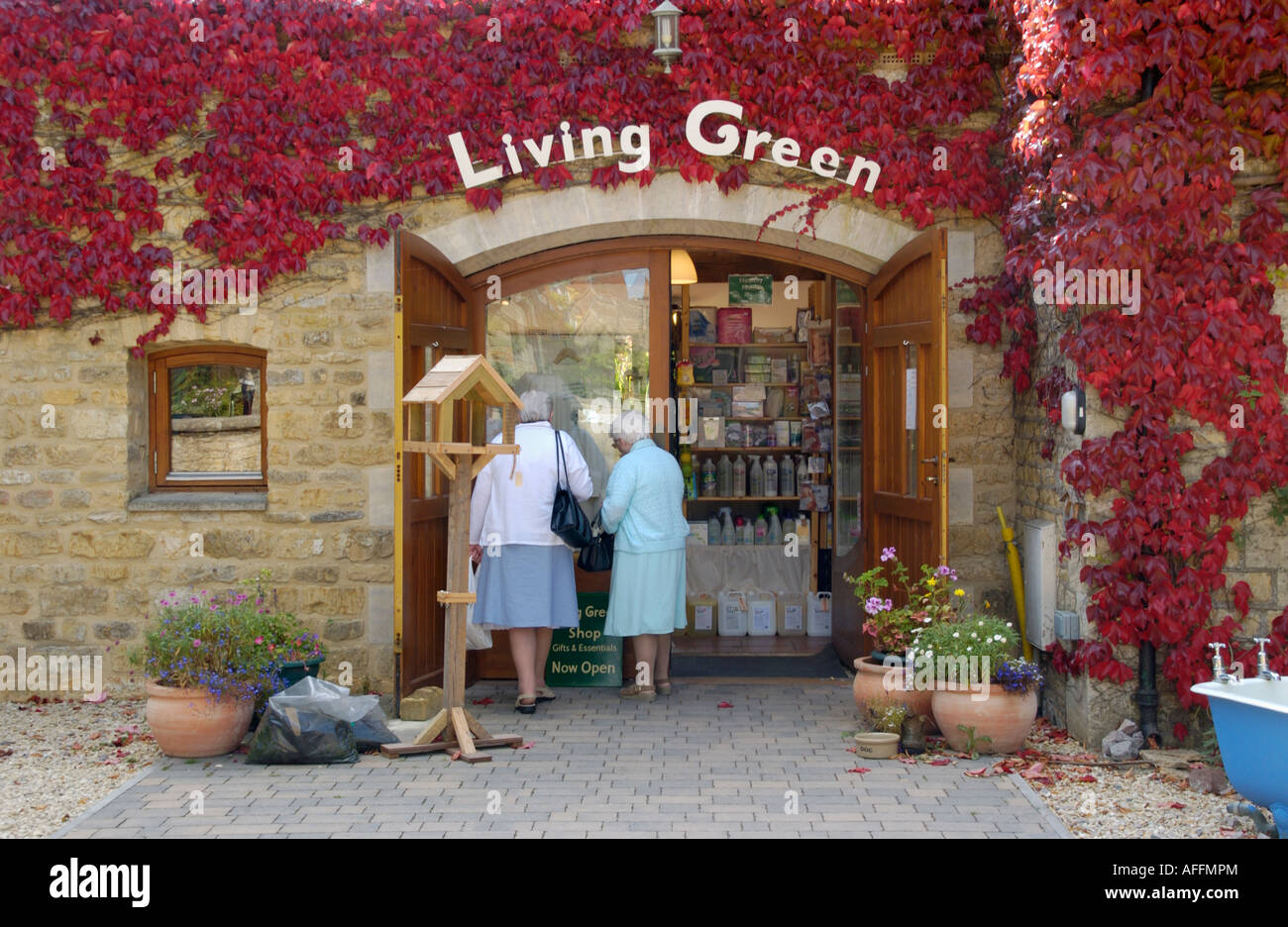 LIVING GREEN shop Bourton on the Water Gloucestershire England UK Stock Photo Alamy