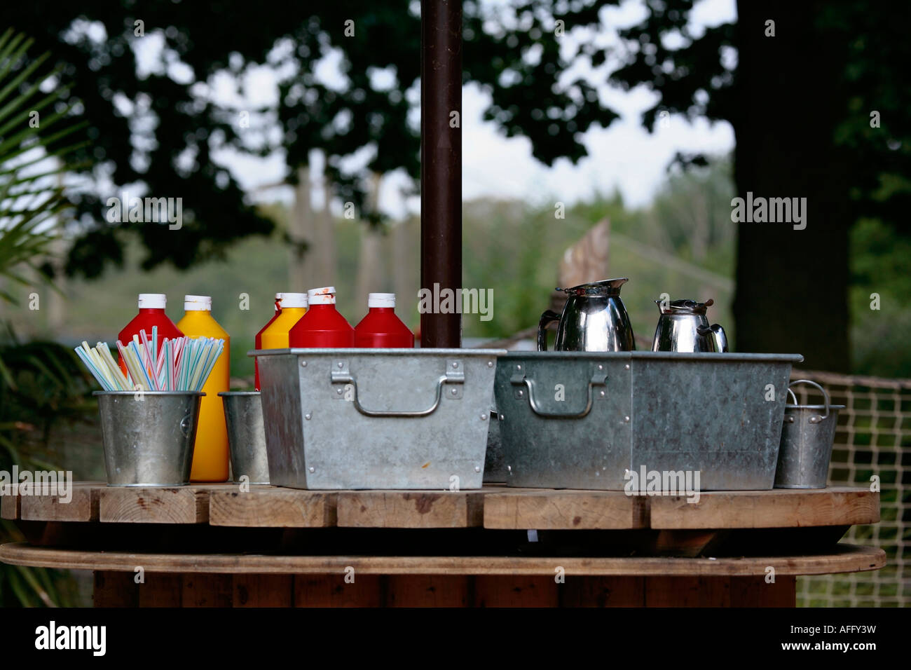 Ketchup and condiments on restaurant outdoor table Stock Photo - Alamy
