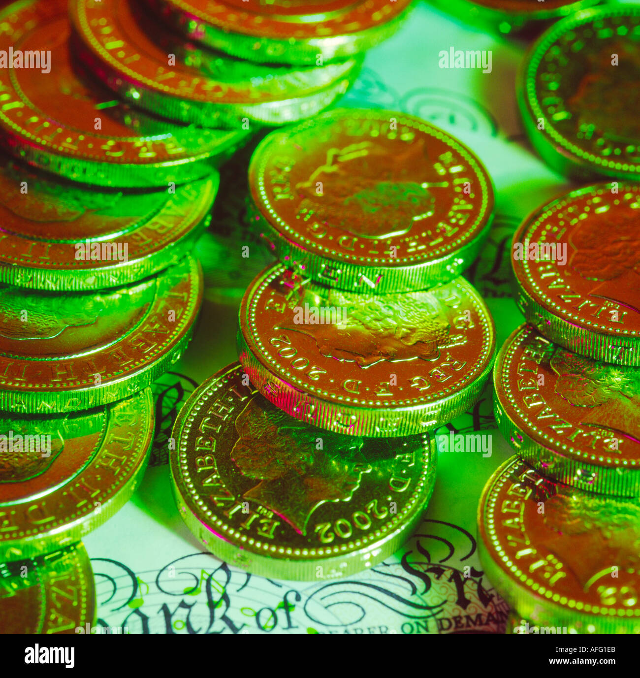 UK sterling coins on notes Stock Photo