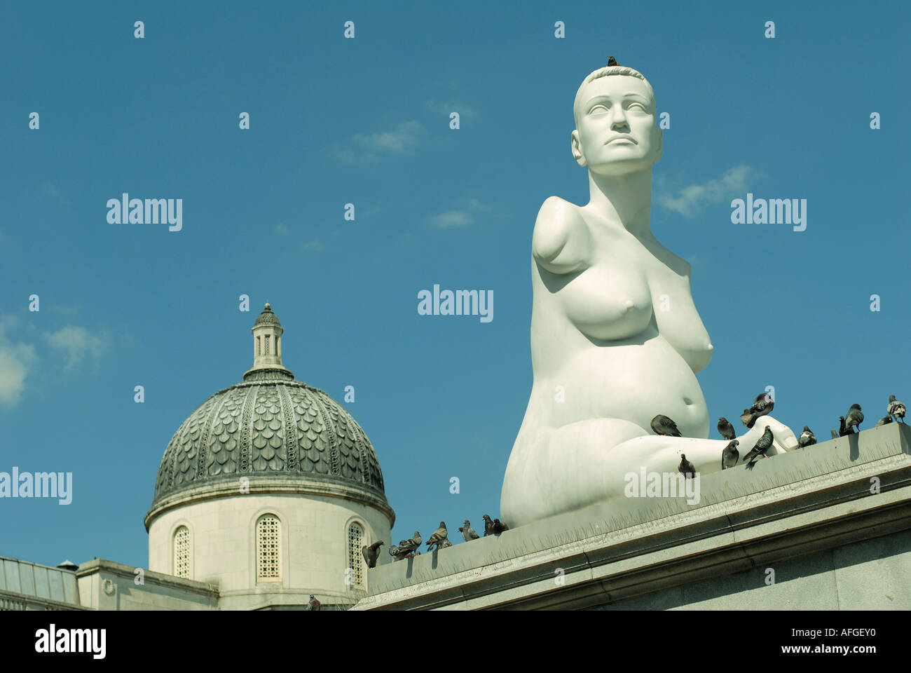 Sculpture entitled Alison Lapper Pregnant on the fourth plinth of Trafalgar Square, London by the artist Marc Quinn Stock Photo