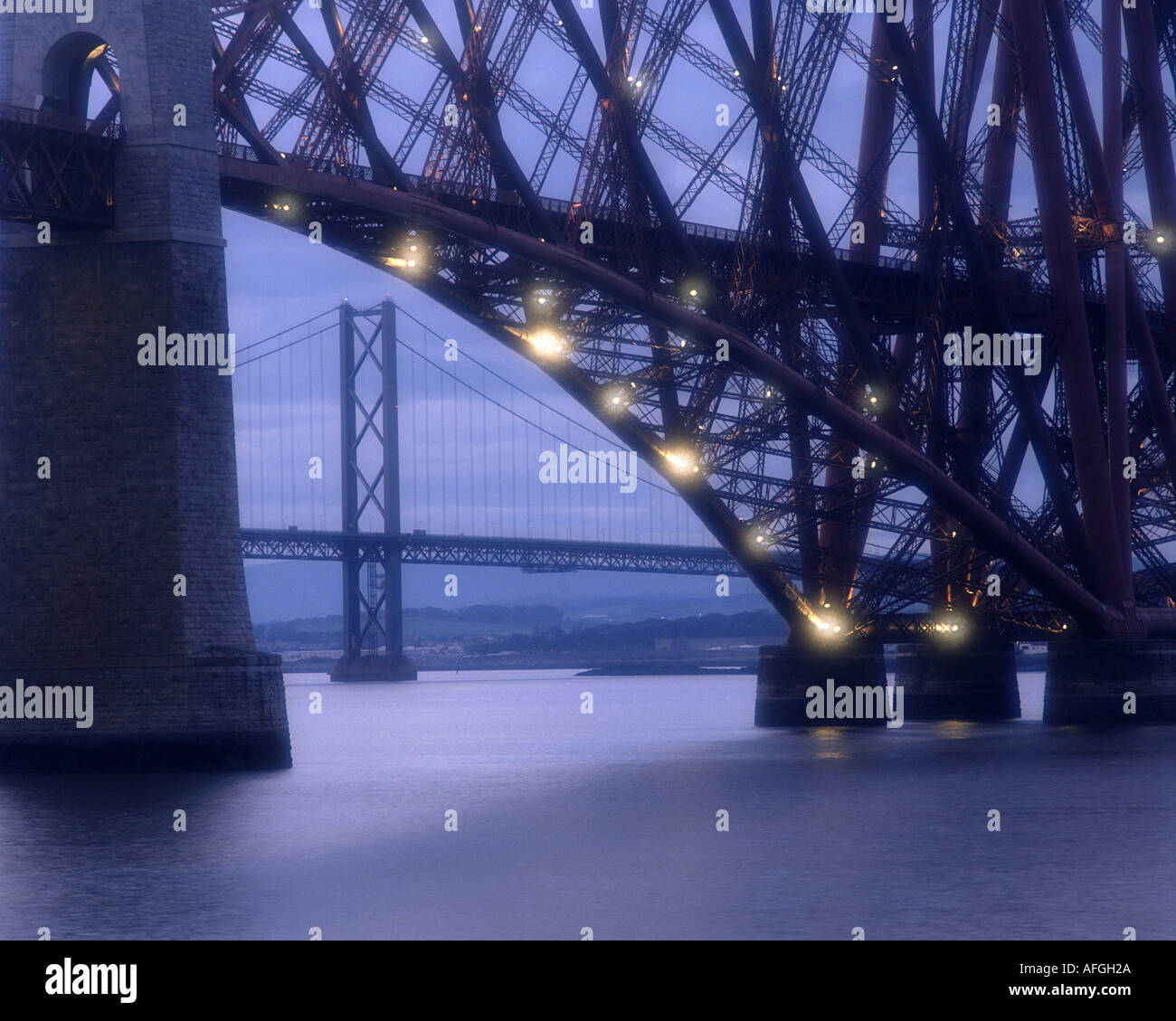 GB - SCOTLAND: Forth Rail and Road Bridges by night Stock Photo