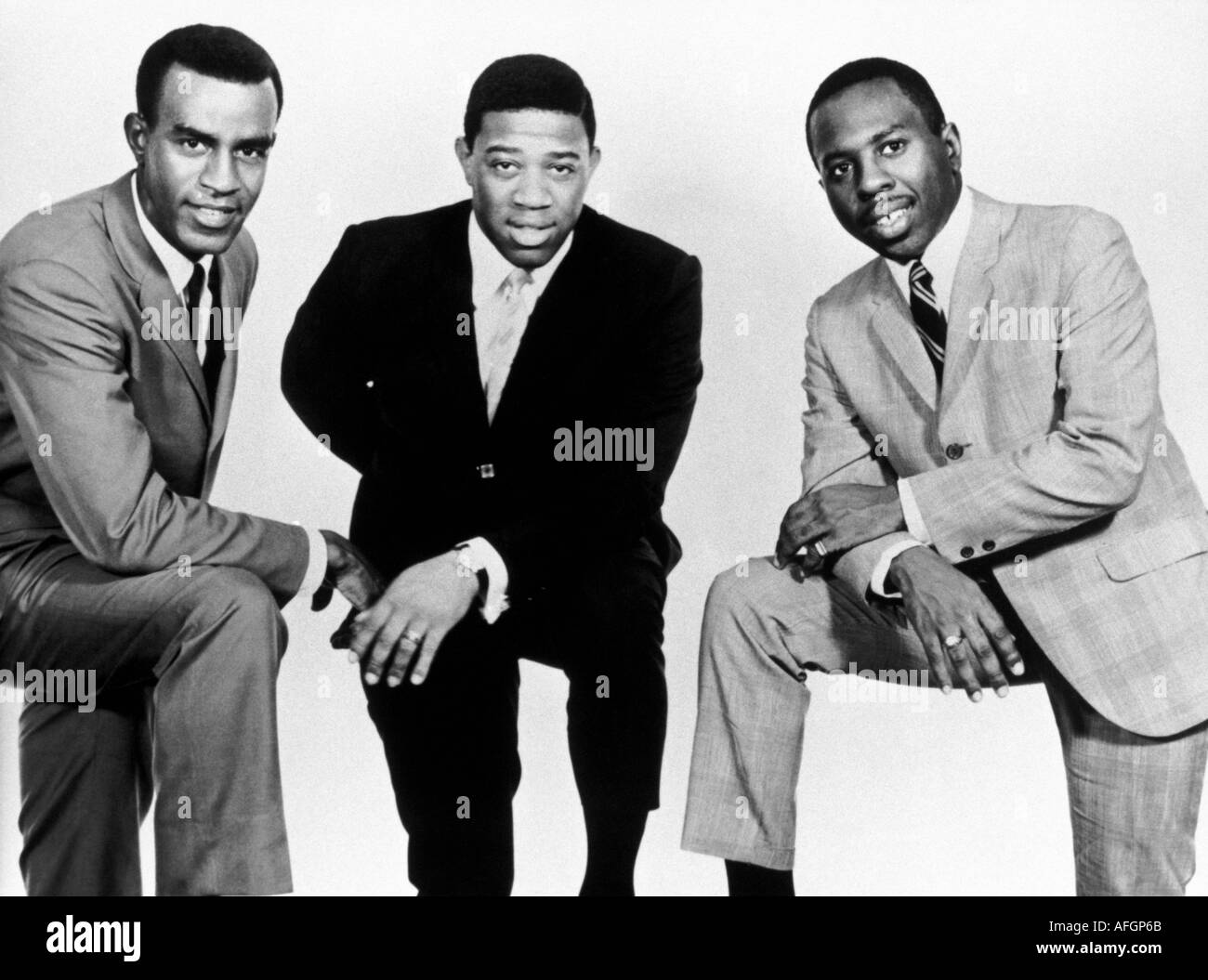 THE IMPRESSIONS Promotional photo of US group with from  left: Sam Gooden, Fred Cash, Curtis Mayfield Stock Photo