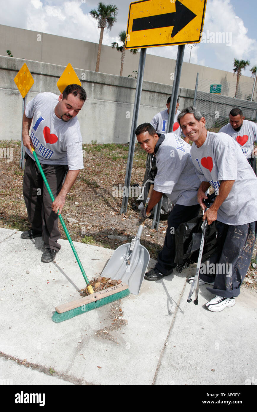 Miami Florida,Little Haiti,man men male,inmates,community cleanup,FL060430118 Stock Photo