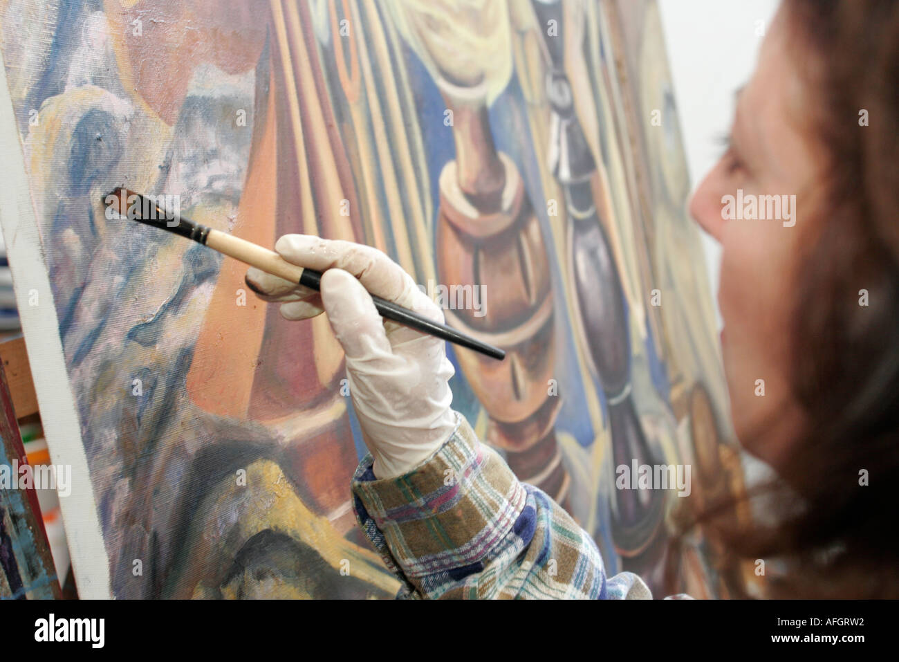 Lady using brush hi-res stock photography and images - Alamy