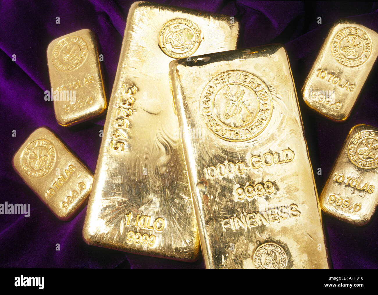 99 99 gold bar hi-res stock photography and images - Alamy