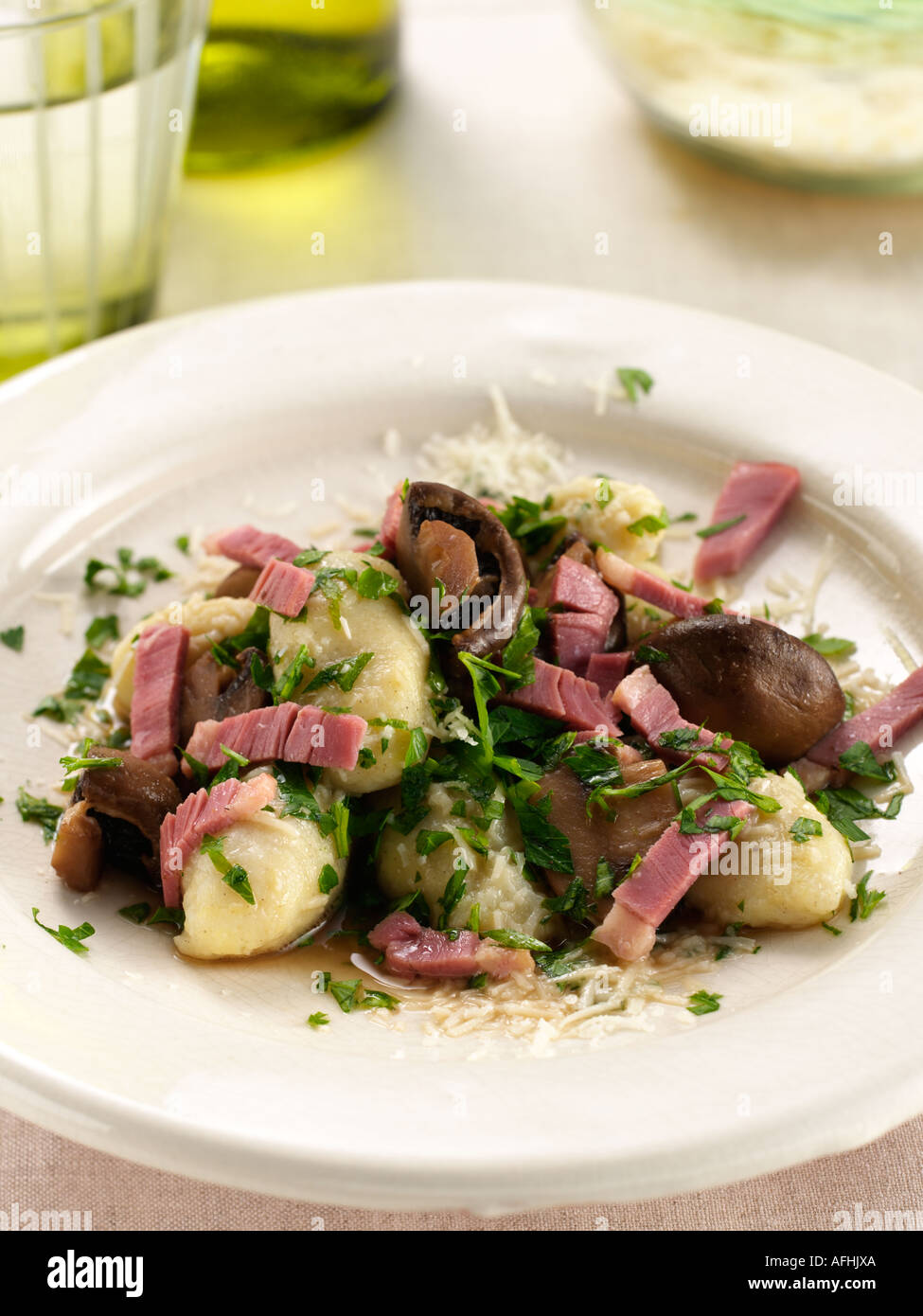 Mushrooms bacon lardons gnocchi hires stock photography and images Alamy