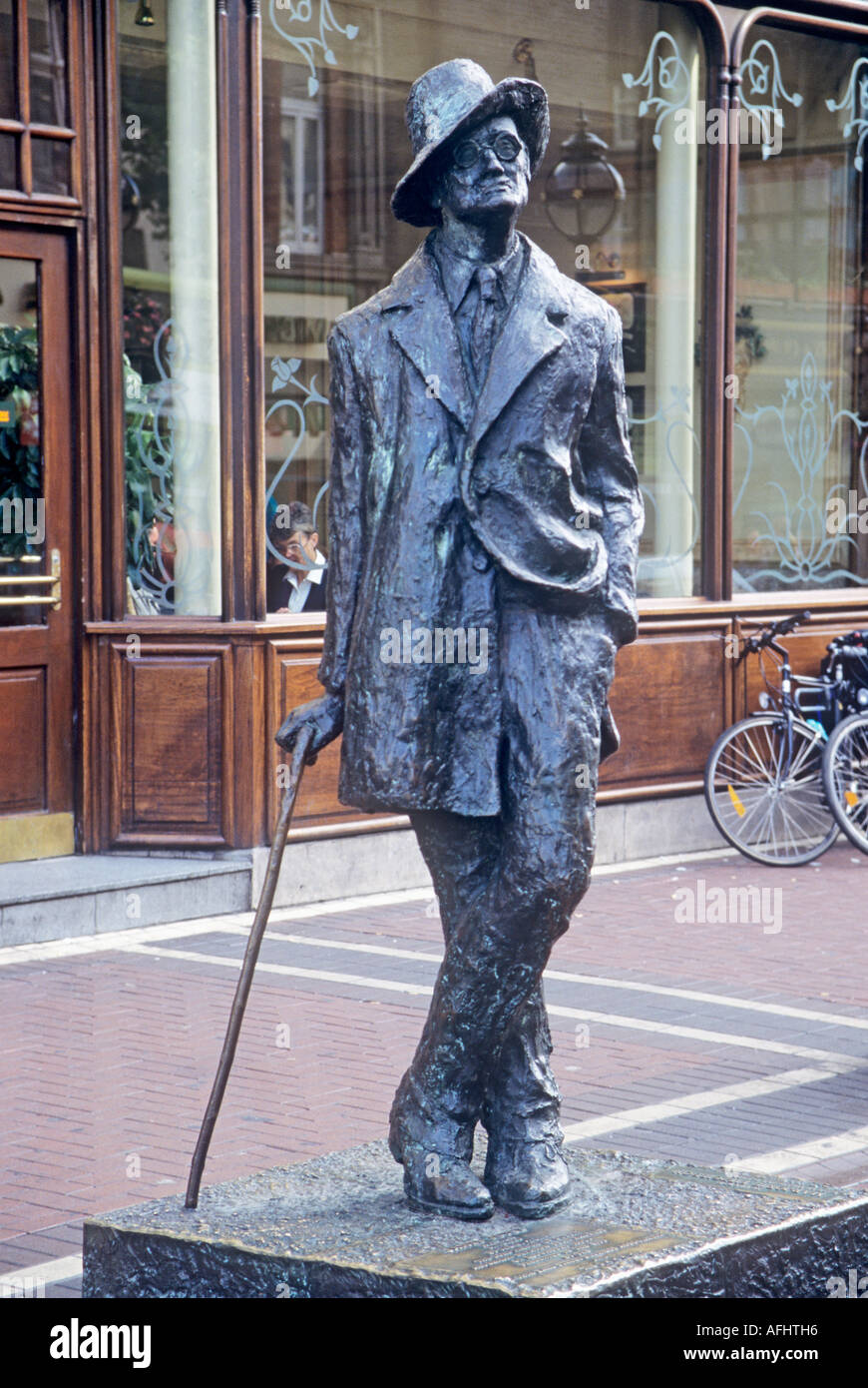 Portrait by james joyce hi-res stock photography and images - Alamy