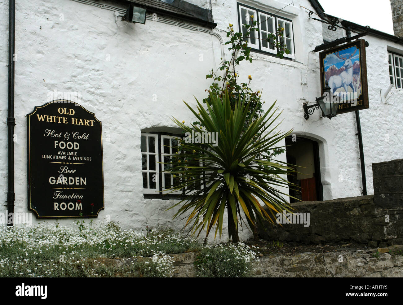 Old pub vale of glamorgan hi-res stock photography and images - Alamy